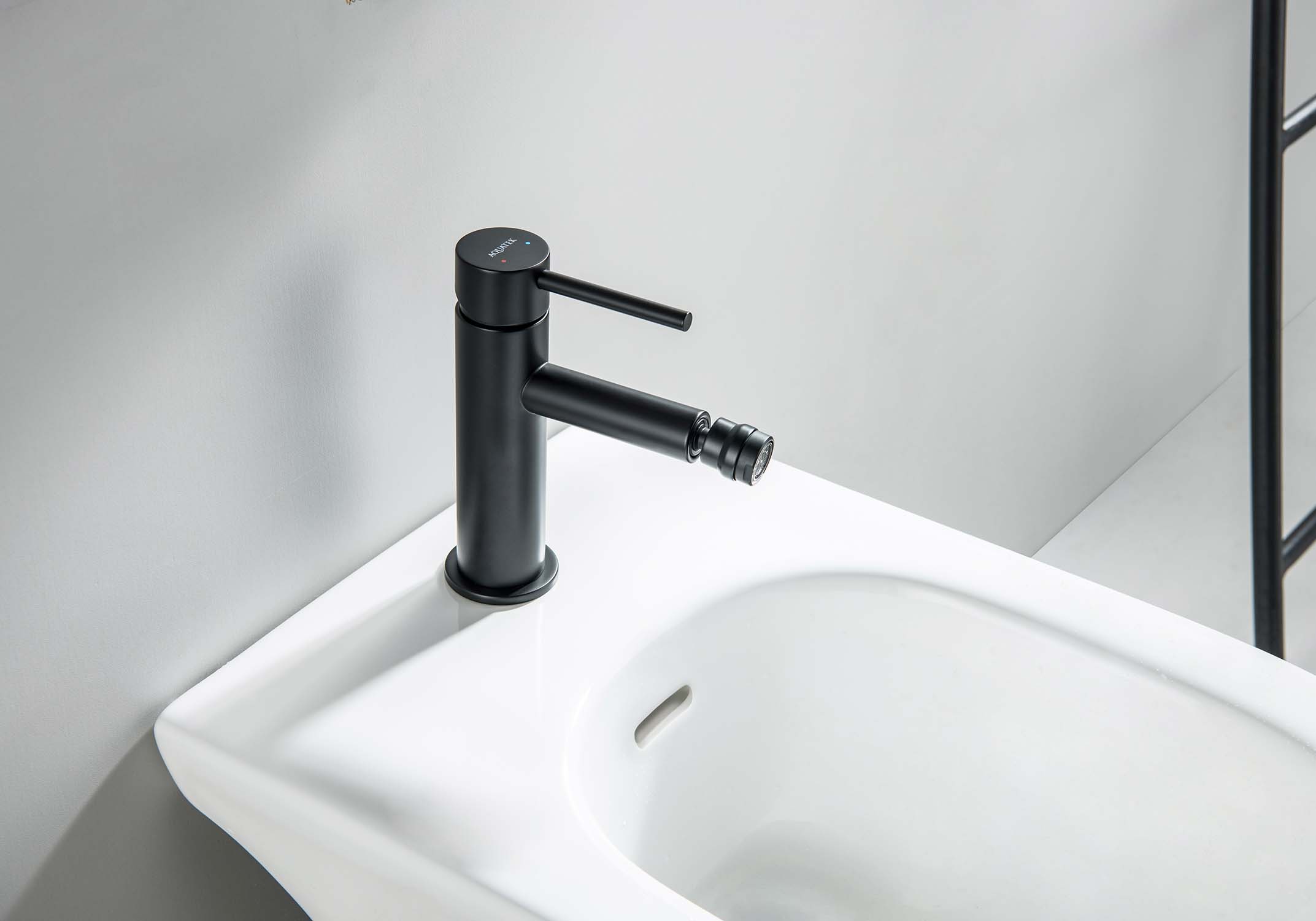Смеситель для биде Aquatek Европа AQ1318MB чёрный латунь фото №3